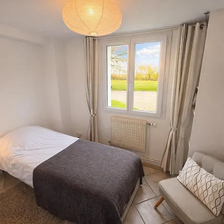 Les Henrions Apartment *